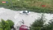 Ankara'da dolu ve sağanak hayatı felç etti: O anlar kamerada