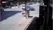 Şanlıurfa'da Biri Ağır 2 Kişinin Yaralandığı Kaza Anı Kamerada