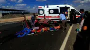 Şanlıurfa'da kamyon ile elektrikli motosiklet çarpıştı: 1 çocuk hayatını kaybetti
