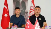 Antalyaspor, kaptan Veysel Sarı'nın sözleşmesini 1 yıl uzattı