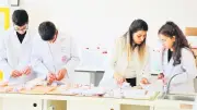 Ağrı'da Meslek Lisesi Öğrencileri Fabrika Gibi Çalışıyor