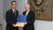 Aziz Yıldırım ve Yönetimi Mazbatalarını Aldı