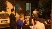 Babasının cenazesiyle iki gün aynı evde yaşadı