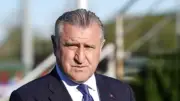 Bakan Bak'tan Aziz Yıldırım'a tebrik mesajı: Fenerbahçe'nin yeni başkanına başarılar diledi