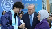 Başkan Erdoğan, torunu Ömer Tayyip Erdoğan'a diplomasını verdi