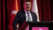 Bakan Tekin, Geleceğin Yazarları İstanbul Fuarı'nda Öğrencilerle Buluştu