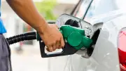 Benzine bu gece yarısı 3,96 TL indirim bekleniyor