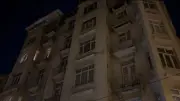 Beyoğlu'nda 5 katlı binada mutfak duvarı çöktü: Vatandaşlar tahliye edildi