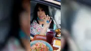 Bülent Ersoy'un Aracında Kebap Sürprizi: Diva Lezzetten Kendinden Geçti
