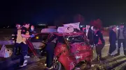 Bolu'da Tır Kırmızı Işıkta Bekleyen Otomobile Çarptı: 3 Yaralı