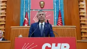 CHP'de grup toplantısı krizi: Özel ve Kılıçdaroğlu kürsü kavgası