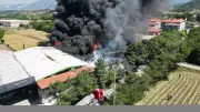 Denizli'de Kauçuk Fabrikasında Yangın: Ekipler Müdahale Ediyor