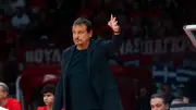 Ergin Ataman'lı Panathinaikos, Olympiakos'a yenilerek şampiyonluğu kaptırdı