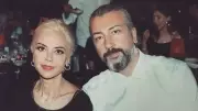 Evde Cam Silen Adam Eşinin Gazete Küpürüne Denk Geldi, Gözyaşlarına Boğuldu
