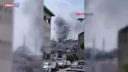 Fatih'te binada çıkan yangın araçlara sıçradı, ekipler müdahale ediyor