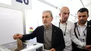 Fenerbahçe Seçiminde Ünlü İsimler Oy Kullandı