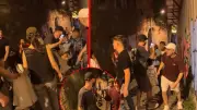 Galata'da 'fırça düşürme' dolandırıcılığı: Rus turist kamerada