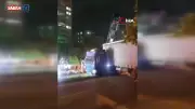 Kontrolden çıkan tır makasladı: O anlar kamerada