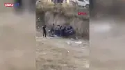 Mardin'de çocukların el frenini indirdiği otomobil boş araziye yuvarlandı: 2 yaralı