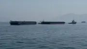 İran, Hürmüz Boğazı'nı petrol tankerlerine kapattı, iki gemiyi vurdu