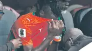 Singo sakatlandı, gözyaşlarını tutamadı