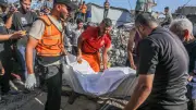 İsrail Gazze'de Sağlık Görevlisini Vurdu: Ölü ve Yaralılar Var