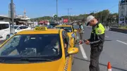 İstanbul'da taksi skandalı: Taksimetre açmayan şoför turistten 4 bin 300 TL istedi! Şoföre ceza yağdı!