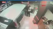 Trabzon'da otomobil oto aksesuar dükkanına daldı: Kaza kamerada