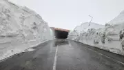 Van-Bahçesaray Yolu 6 Ay Sonra Kontrollü Olarak Ulaşıma Açıldı