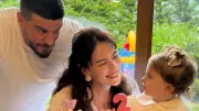 Yıldız Çağrı Atiksoy ve Berk Oktay, kızları Mira Milena'nın 2. yaş gününü kutladı