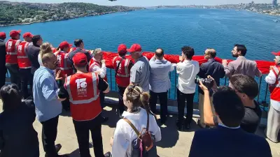 15 Temmuz'un 10. Yılında İstanbul Köprülerine Türk Bayrakları Asıldı