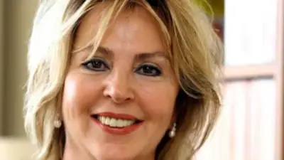 75 Yaşında Göz Kamaştırdı! Yeşilçam'ın Sarışın Güzeli Hale Soygazi Yıllara Meydan Okuyor