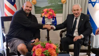 ABD’li Senatör Fetterman, Netanyahu ile görüşmeye şortla katıldı