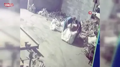 Adana'da Maskeli İki Hırsız Geri Dönüşüm Tesisinden 250 Bin TL'lik Bakır Çaldı