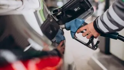Akaryakıta çifte zam: Motorin 76 TL'ye dayandı, benzin de arttı