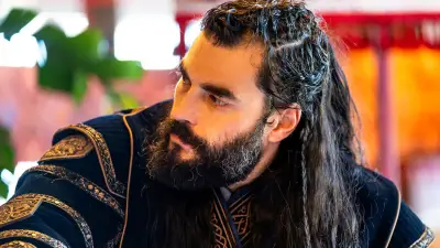Akın Akınözü, Aşk ve Taht Dizisi İçin İmaj Değiştirdi