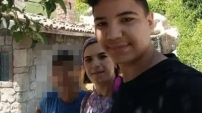 Arnavutköy'de aile dehşeti: Kanepeye saklanarak ölümden kurtuldu