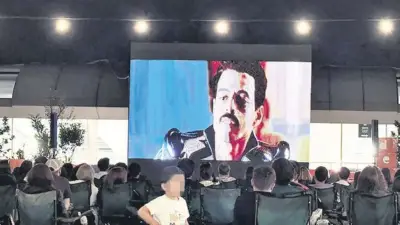 AVM Açık Hava Sinemasında LGBT Skandalı: Bohemian Rhapsody Çocuklara İzletildi