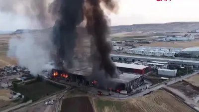 Batman'da zincir market deposunda yangın: Korkutan panik