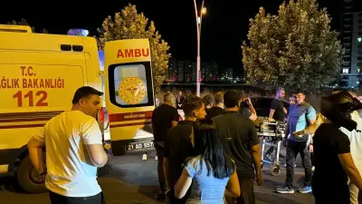 Diyarbakır'da bisikletli kadına taksi çarptı: Elif A. hastaneye kaldırıldı