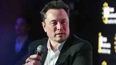 Elon Musk Trilyoner Statüsünü Kaybetti: SpaceX Hisseleri Servetini 59 Milyar Dolar Eritti