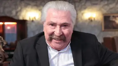 Erdal Özyağcılar'a Bursalı hayranından mavi yumurtalı jest