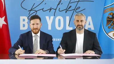 Erzurumspor FK, Teknik Direktör Serkan Özbalta ve 5 Futbolcuyla Sözleşme Yeniledi