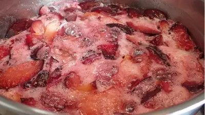 Ev Reçelini Koyu Kıvama Getiren Püf Noktaları: Limon Şart!