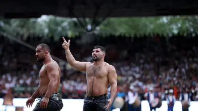 Gençlik ve Spor Bakanı Osman Aşkın Bak, Erkan Taş'ı Tebrik Etti