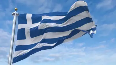 Girit'te tarım arazisinden ormana yayılan yangın korkuttu