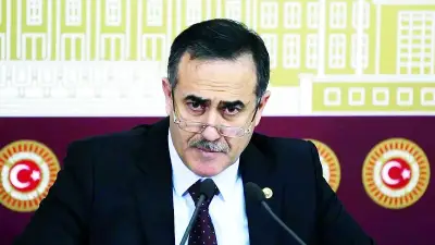 İhsan Özkes: CHP'li vekiller beni Gülen'le görüştürmek istedi