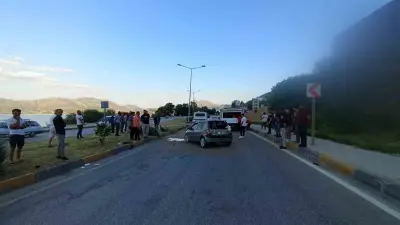 Isparta'da Kamyonetle Çarpışan Otomobil Karşı Şeride Geçti: 2 Yaralı