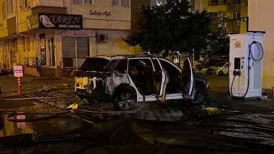 Kayseri'de Şarj İstasyonunda Elektrikli Otomobil Yangını