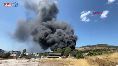 Kocaeli Körfez'de Fabrika Yangını: Ekiplerin Müdahalesi Sürüyor